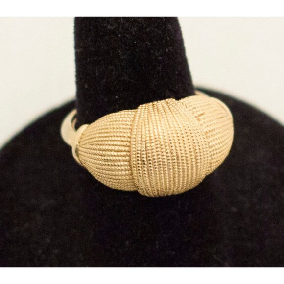 Size 7 Vintage Avon Ring, Filigree Ring, Gold Avon Ring, Vintage Avon Ring - Picture 1 of 3